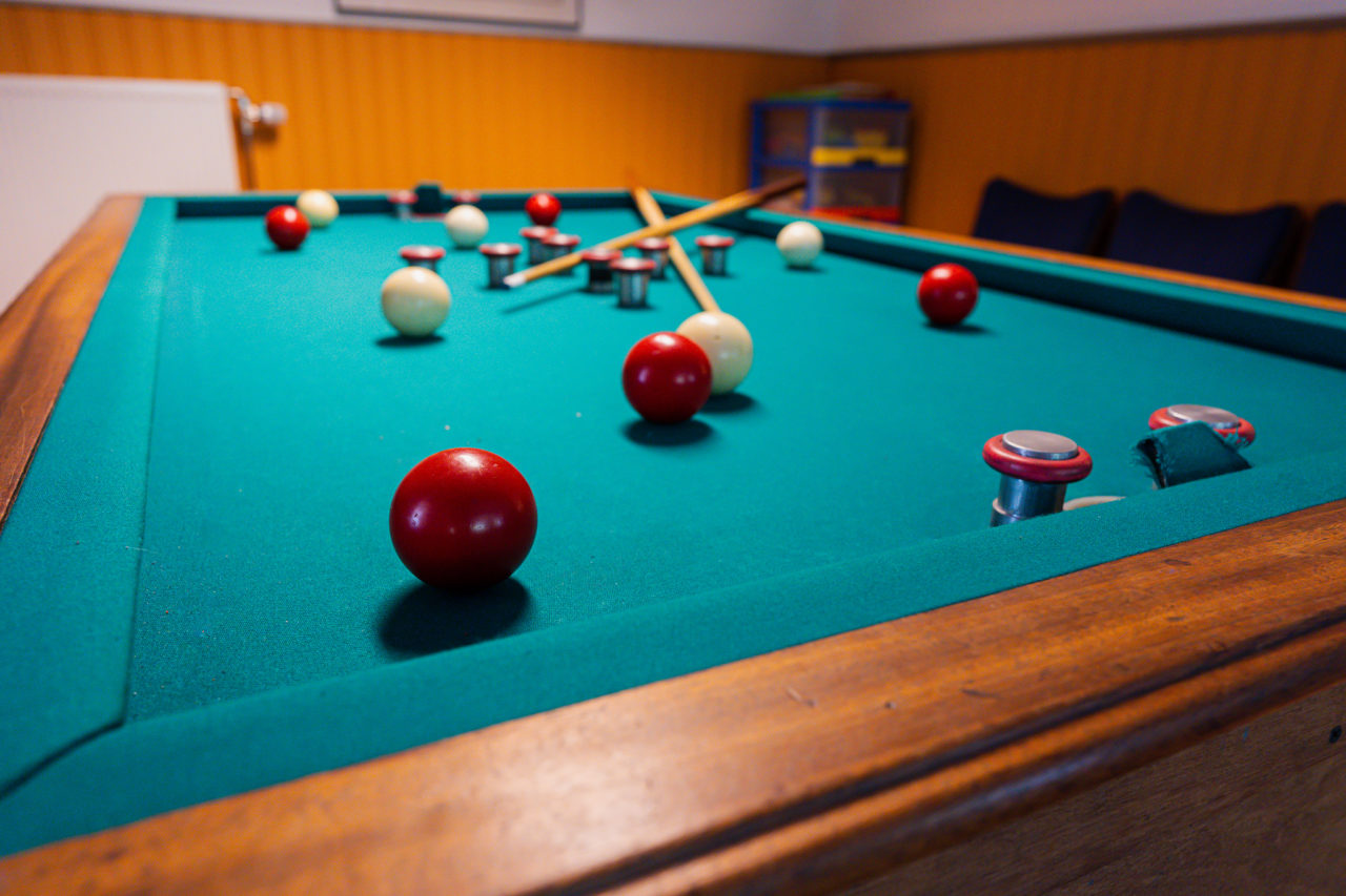 Salle de jeux avec billard, Gîte Le Val Fleuri, Ardennes belges