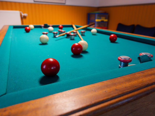 Salle de jeux avec billard, Gîte Le Val Fleuri, Ardennes belges